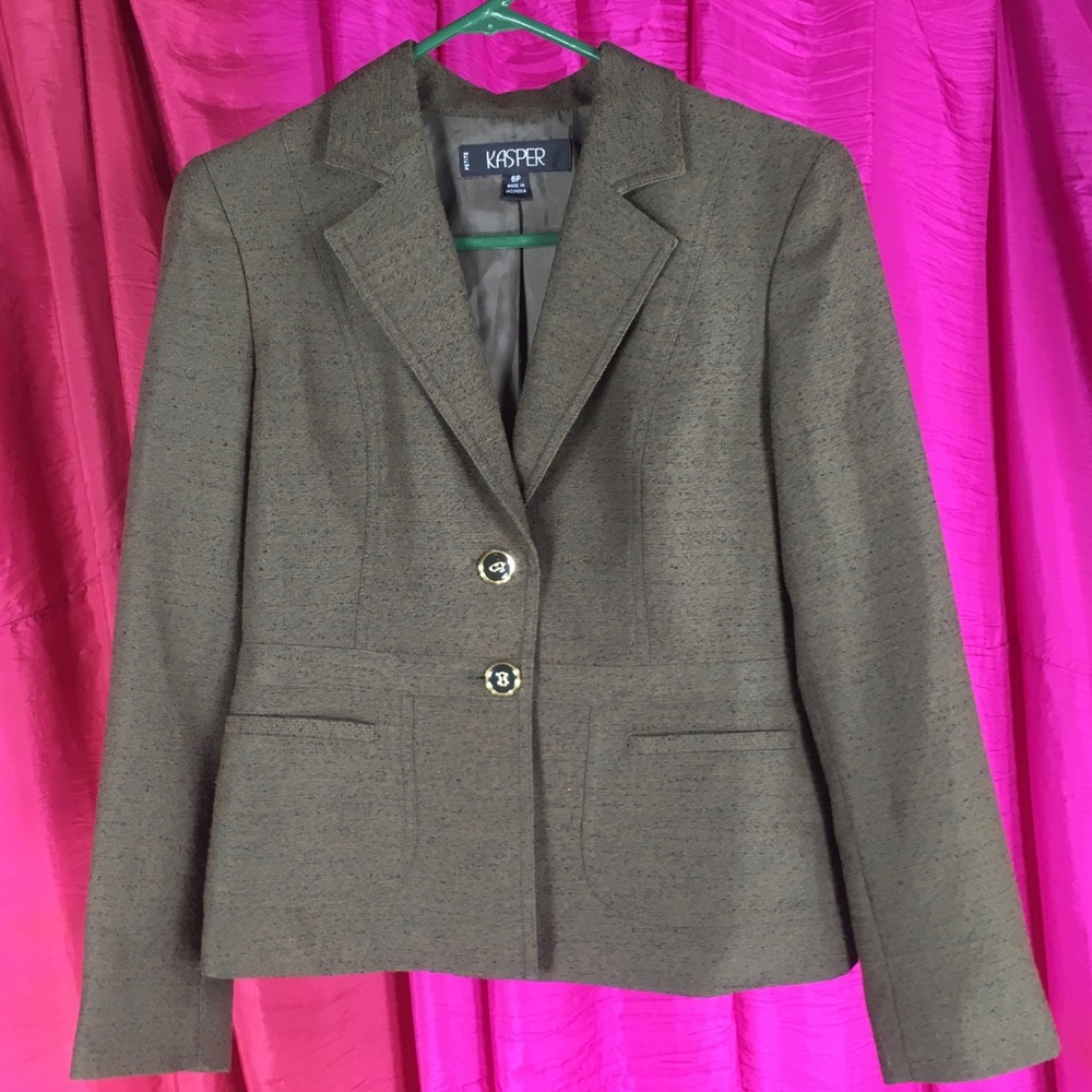 Kasper brown blazer with black and gold buttons.